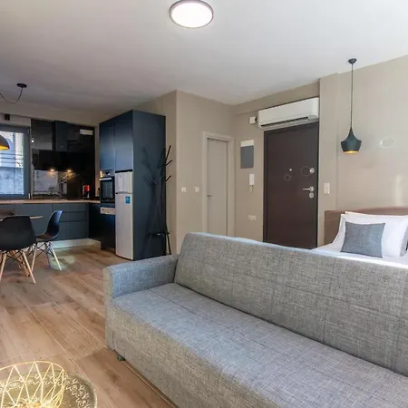 F & B Collection - Downtown Flat For 3 * Thessaloniki